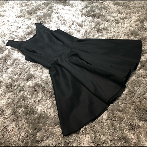 Guess Skater Cut Out Back Dress Women size S - Picture 3 of 9